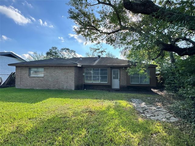 16607 Barcelona Drive, Friendswood, TX 77546