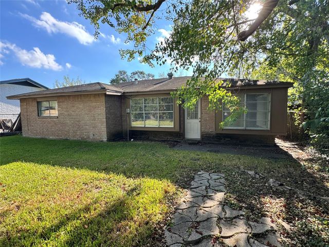 16607 Barcelona Drive, Friendswood, TX 77546