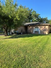 16607 Barcelona Drive, Friendswood, TX 77546