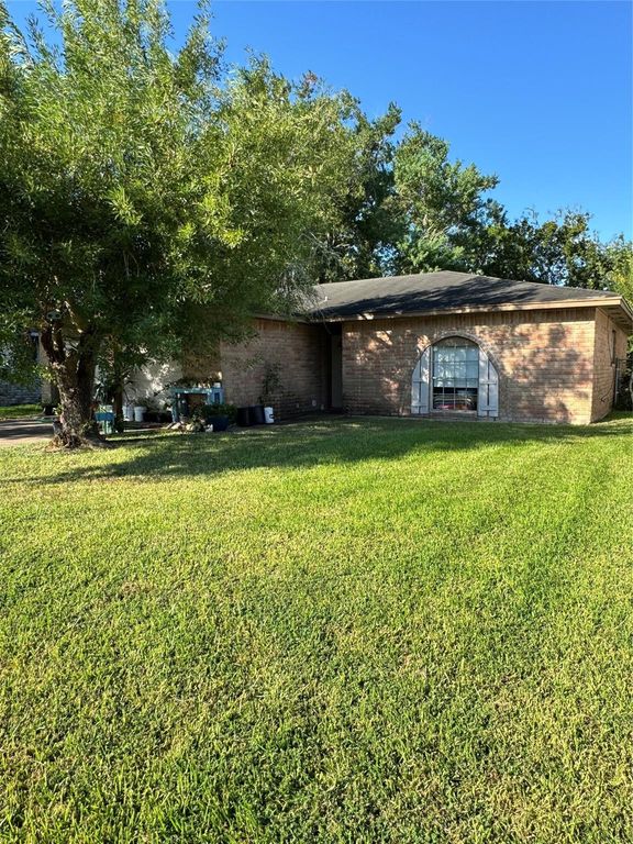 16607 Barcelona Drive, Friendswood, TX 77546