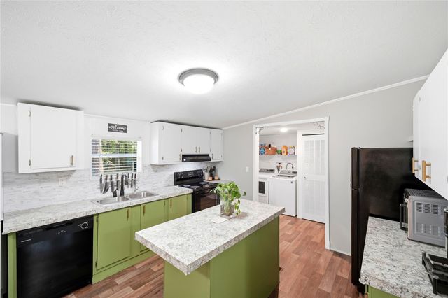 109 County Road 3793, Cleveland, TX 77328