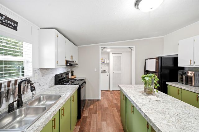 109 County Road 3793, Cleveland, TX 77328