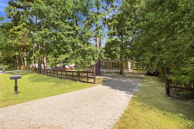 109 County Road 3793, Cleveland, TX 77328