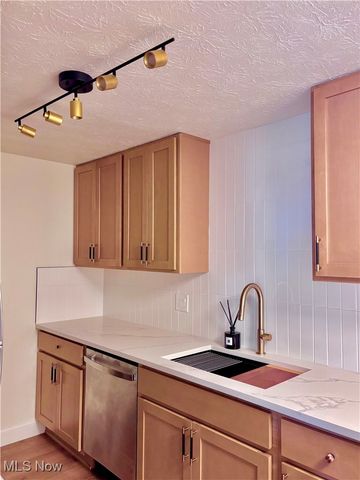 9821 Sunrise Boulevard o1, North Royalton, OH 44133