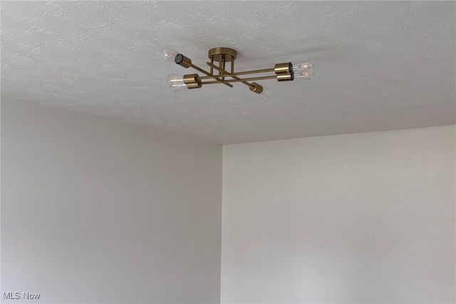 9821 Sunrise Boulevard o1, North Royalton, OH 44133