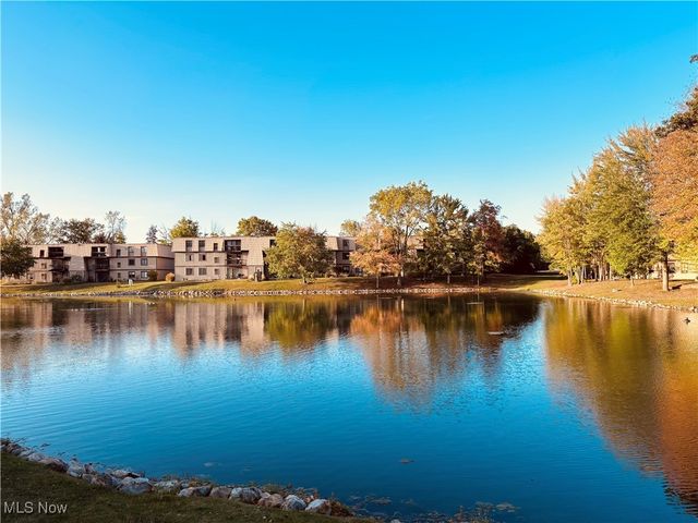 9821 Sunrise Boulevard o1, North Royalton, OH 44133