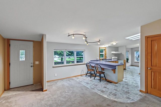 5688 S Bird Street, Sun Prairie, WI 53590