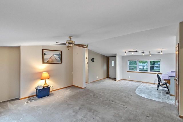 5688 S Bird Street, Sun Prairie, WI 53590