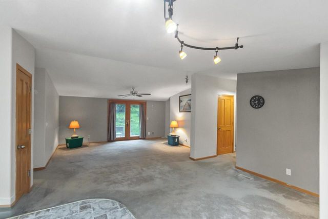 5688 S Bird Street, Sun Prairie, WI 53590