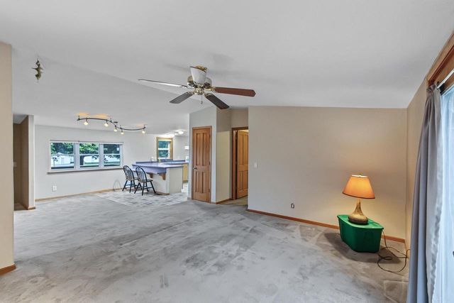 5688 S Bird Street, Sun Prairie, WI 53590