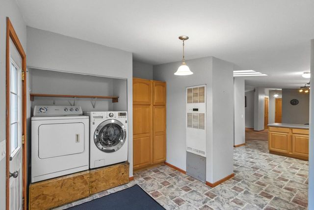 5688 S Bird Street, Sun Prairie, WI 53590