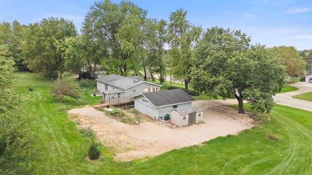 5688 S Bird Street, Sun Prairie, WI 53590