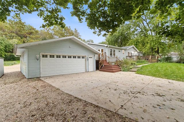 5688 S Bird Street, Sun Prairie, WI 53590
