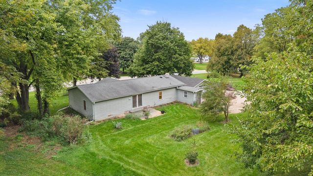 5688 S Bird Street, Sun Prairie, WI 53590