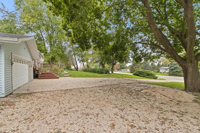 5688 S Bird Street, Sun Prairie, WI 53590