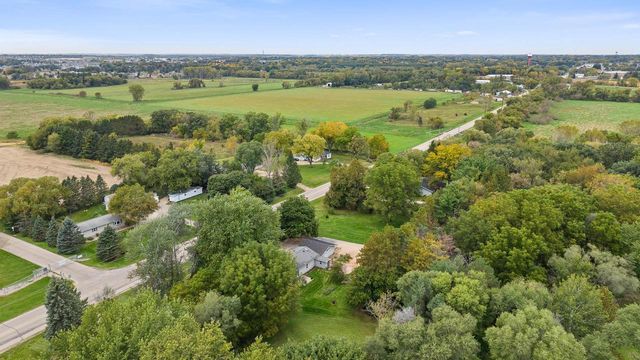 5688 S Bird Street, Sun Prairie, WI 53590