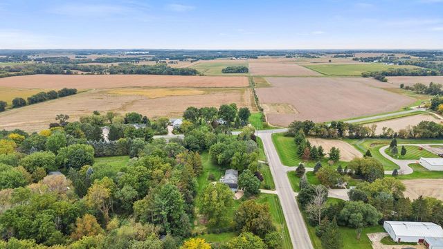 5688 S Bird Street, Sun Prairie, WI 53590