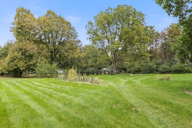 5688 S Bird Street, Sun Prairie, WI 53590