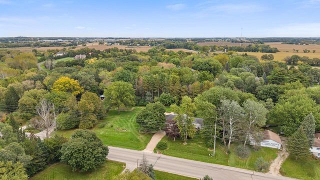 5688 S Bird Street, Sun Prairie, WI 53590