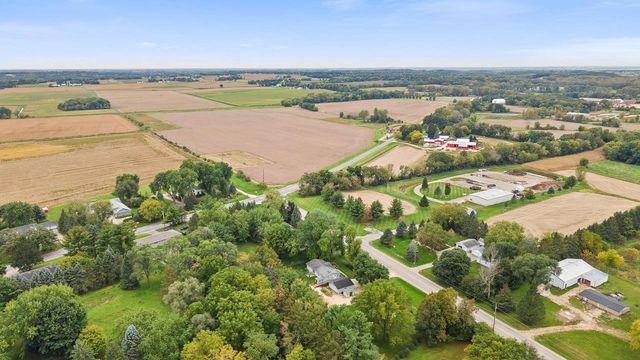 5688 S Bird Street, Sun Prairie, WI 53590