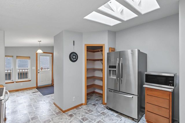 5688 S Bird Street, Sun Prairie, WI 53590