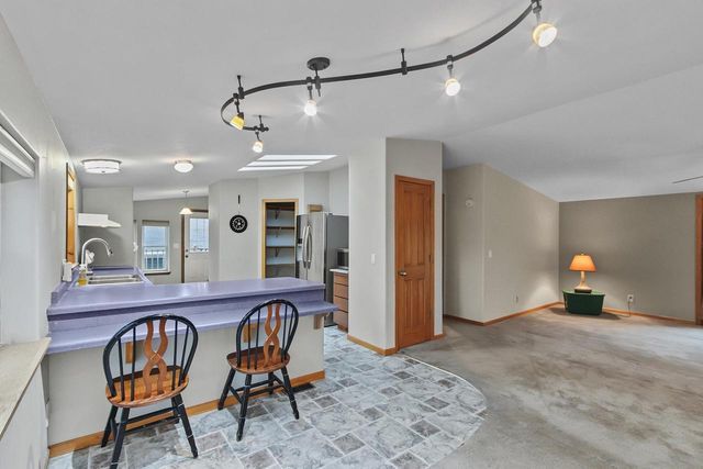5688 S Bird Street, Sun Prairie, WI 53590