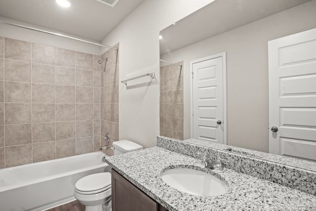 1209 Lauraine, Seguin, TX 78155