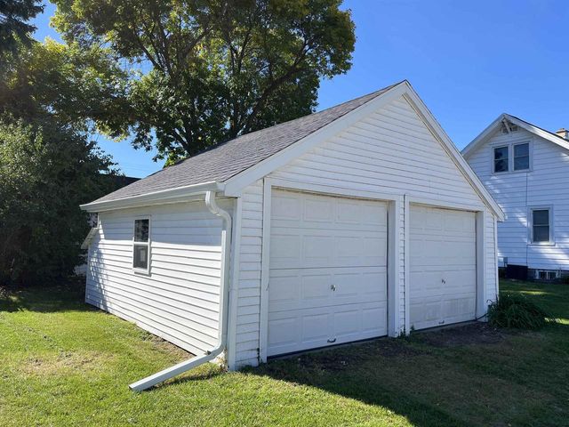 302 PINE STREET, Neenah, WI 54956