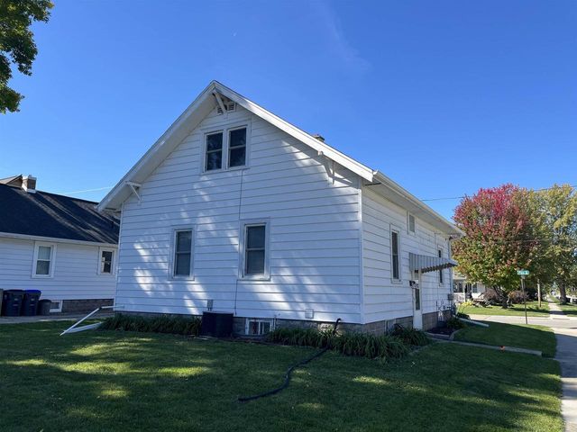 302 PINE STREET, Neenah, WI 54956