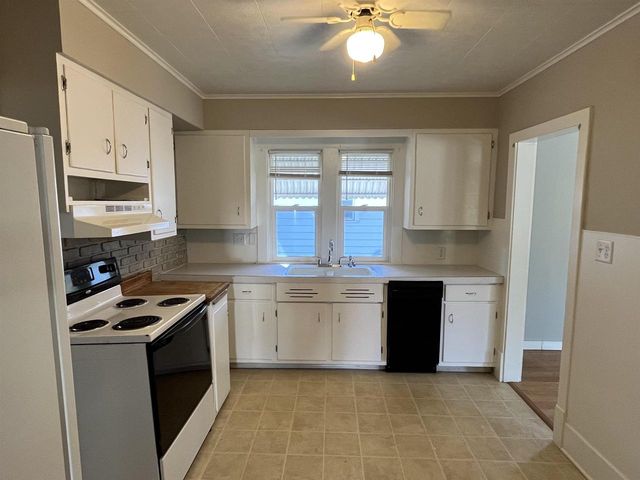 302 PINE STREET, Neenah, WI 54956