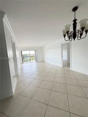1350 SW 122nd Avenue 404, Miami, FL 33184
