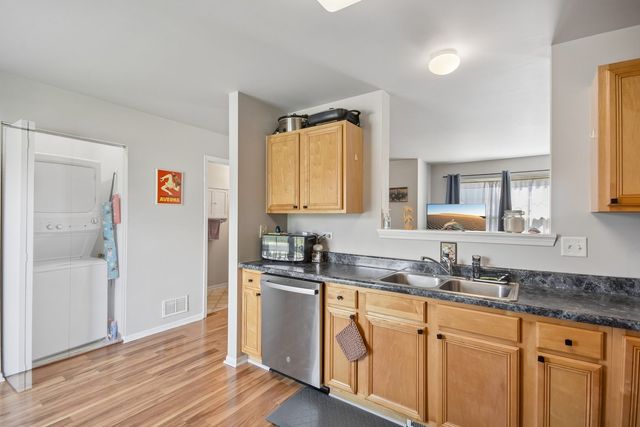 626 N Triumph Court, Hainesville, IL 60073
