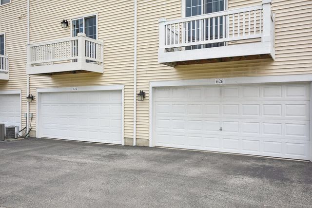 626 N Triumph Court, Hainesville, IL 60073