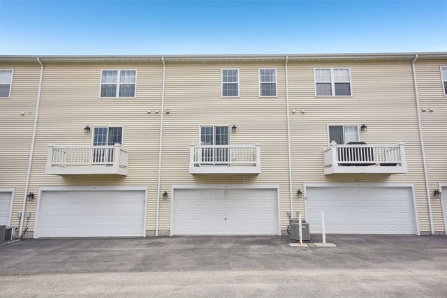 626 N Triumph Court, Hainesville, IL 60073