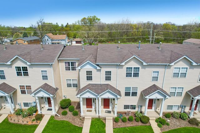 626 N Triumph Court, Hainesville, IL 60073