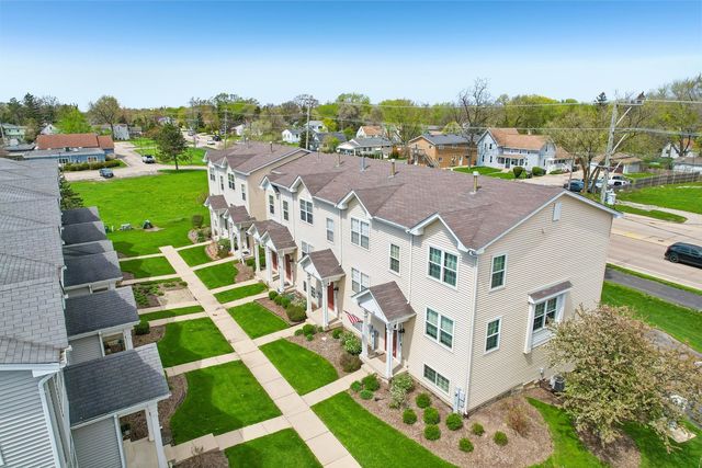 626 N Triumph Court, Hainesville, IL 60073