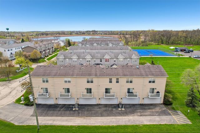 626 N Triumph Court, Hainesville, IL 60073