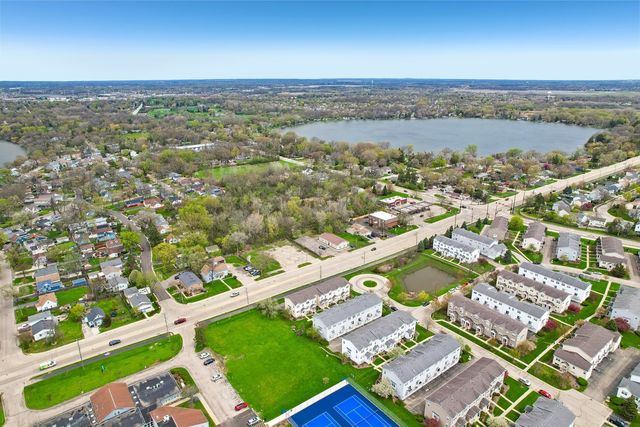 626 N Triumph Court, Hainesville, IL 60073