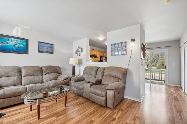 626 N Triumph Court, Hainesville, IL 60073