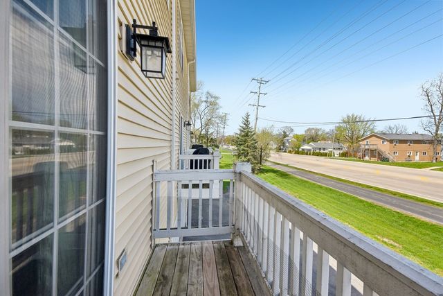 626 N Triumph Court, Hainesville, IL 60073