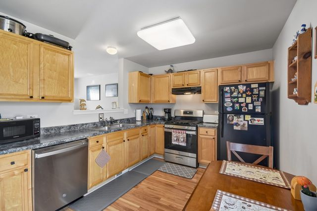 626 N Triumph Court, Hainesville, IL 60073