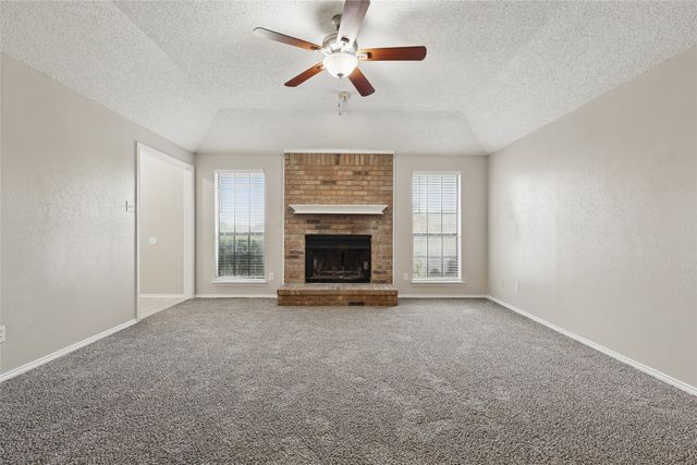 701 Inglewood Trail, Desoto, TX 75115
