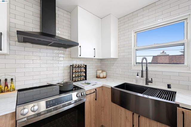 3681 Sunset Dr, San Bruno, CA 94066