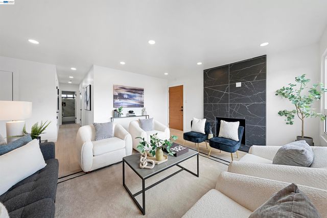 3681 Sunset Dr, San Bruno, CA 94066