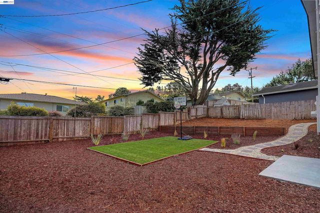 3681 Sunset Dr, San Bruno, CA 94066