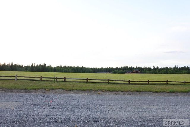 1650 Shadow Loop South, Island Park, ID 83429