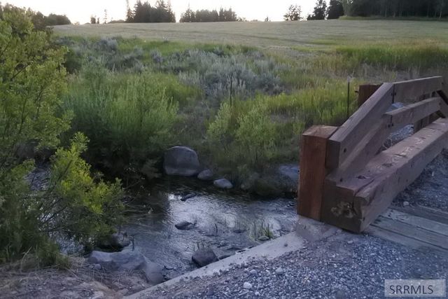 1650 Shadow Loop South, Island Park, ID 83429