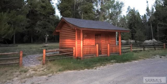 1650 Shadow Loop South, Island Park, ID 83429