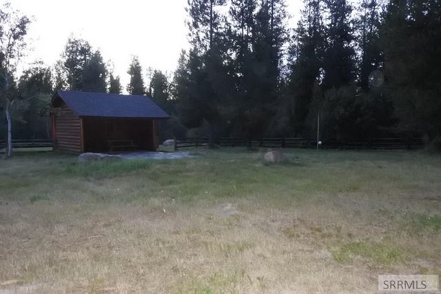 1650 Shadow Loop South, Island Park, ID 83429