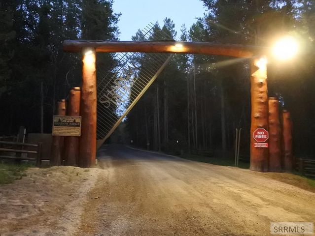 1650 Shadow Loop South, Island Park, ID 83429